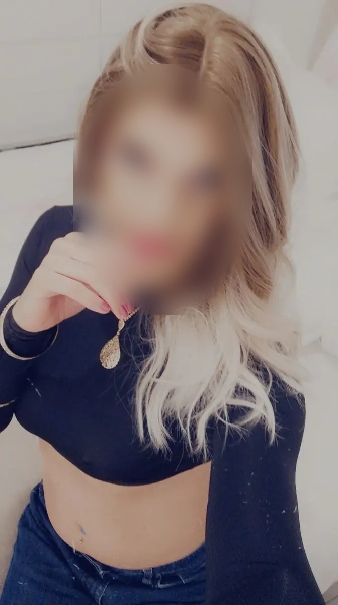 Plan cul discret et assumé à Drancy