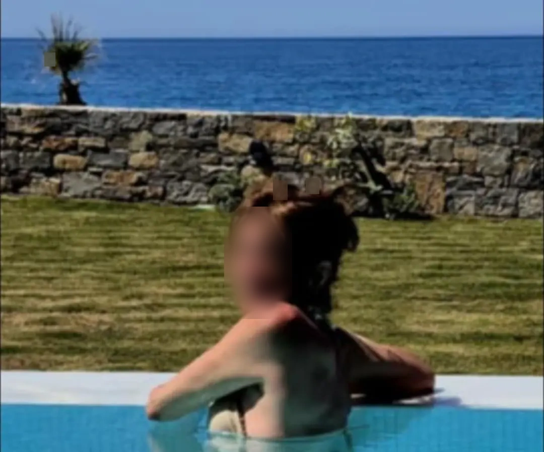 SecretLeslie